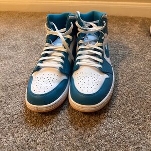 Jordan 1 mid